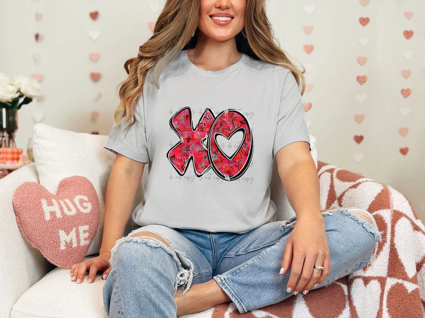 Distressed XO Gildan Softstyle® T-Shirt Ice Grey