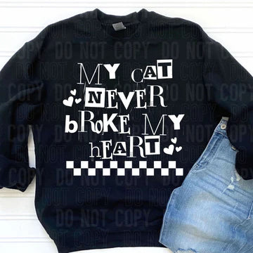 My Cat Never Broke My Heart Gildan Unisex Heavy Blend™ Crewneck Sweatshirt Black