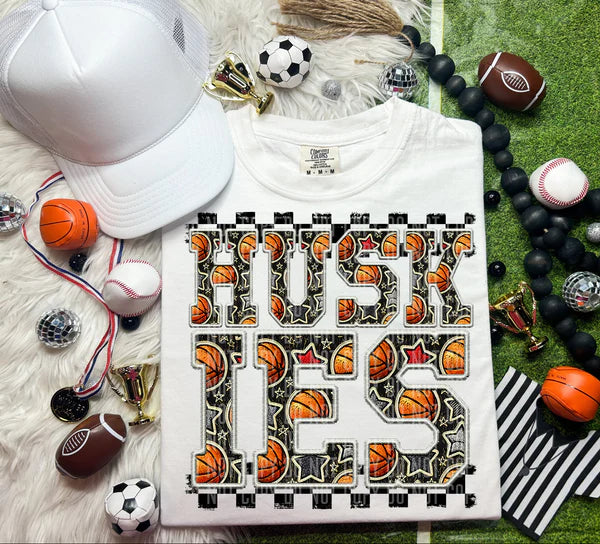 Huskies Basketball Font Comfort Colors Unisex Garment-Dyed Heavyweight T-Shirt White