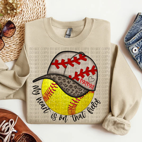 My Heart Is On That Field Softball Cap Gildan Unisex Heavy Blend™ Crewneck Sweatshirt Sand