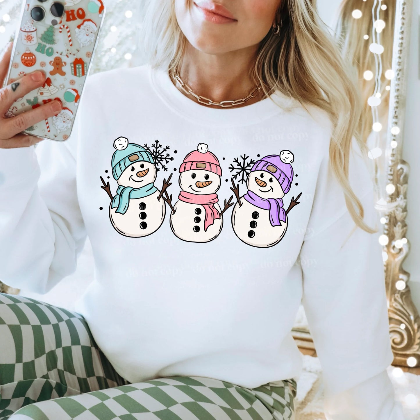 Snowman Pink Purple Blue Gildan Unisex Heavy Blend™ Crewneck Sweatshirt White