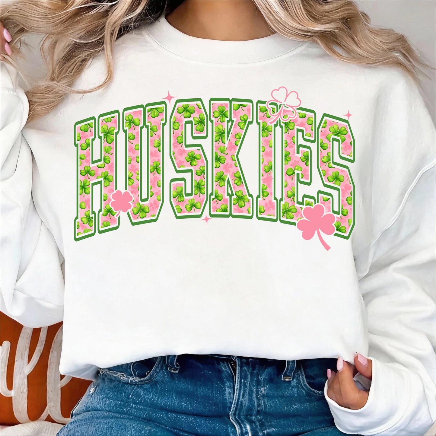 Huskies Shamrocks Gildan Heavy Blend™ 50/50 Fleece Crew White